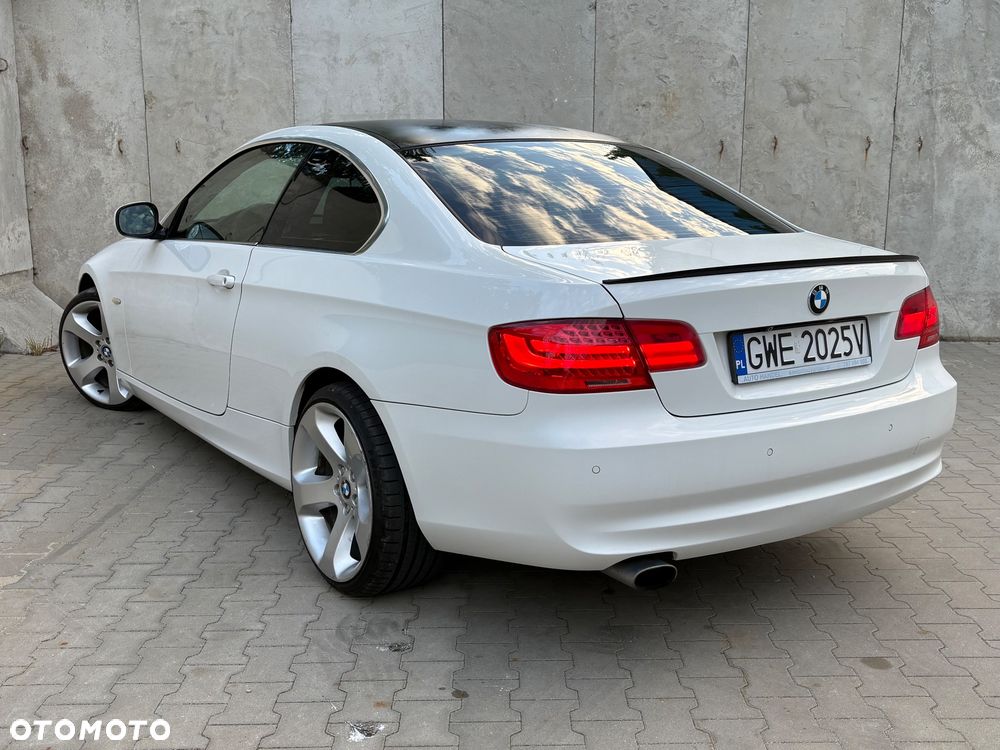 BMW Seria 3 320d DPF M Sport Edition - 4