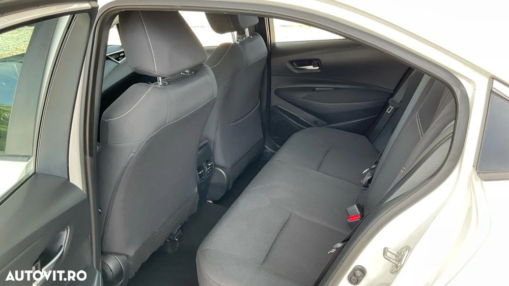 Toyota Corolla 1.8 HSD Business - 15