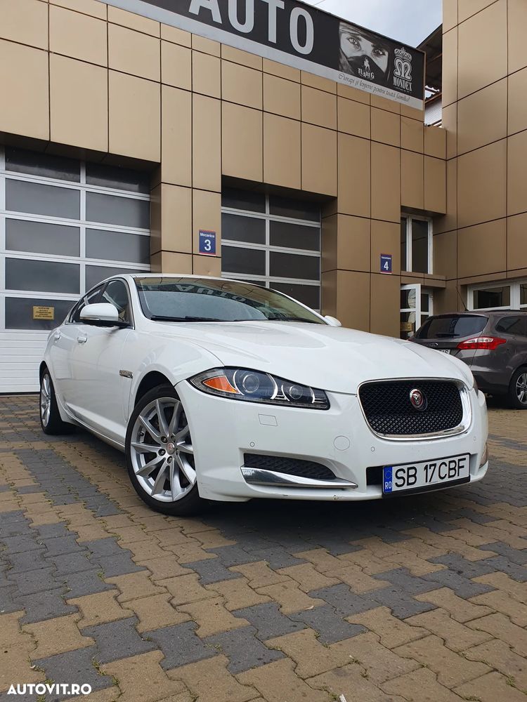Jaguar XF 2.0 - 1