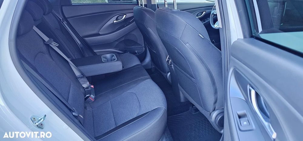 Hyundai i30 1.6 CRDI 48V-Hybrid DCT Prime - 12