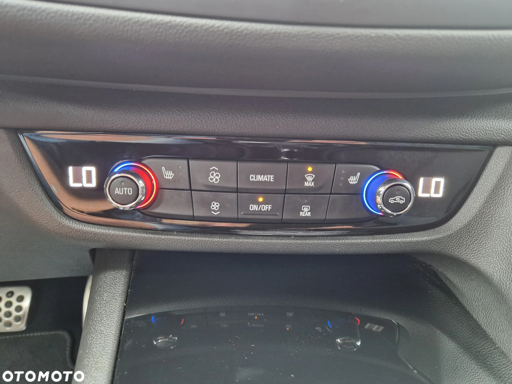 Opel Insignia Sports Tourer 2.0 Diesel Exclusive - 24