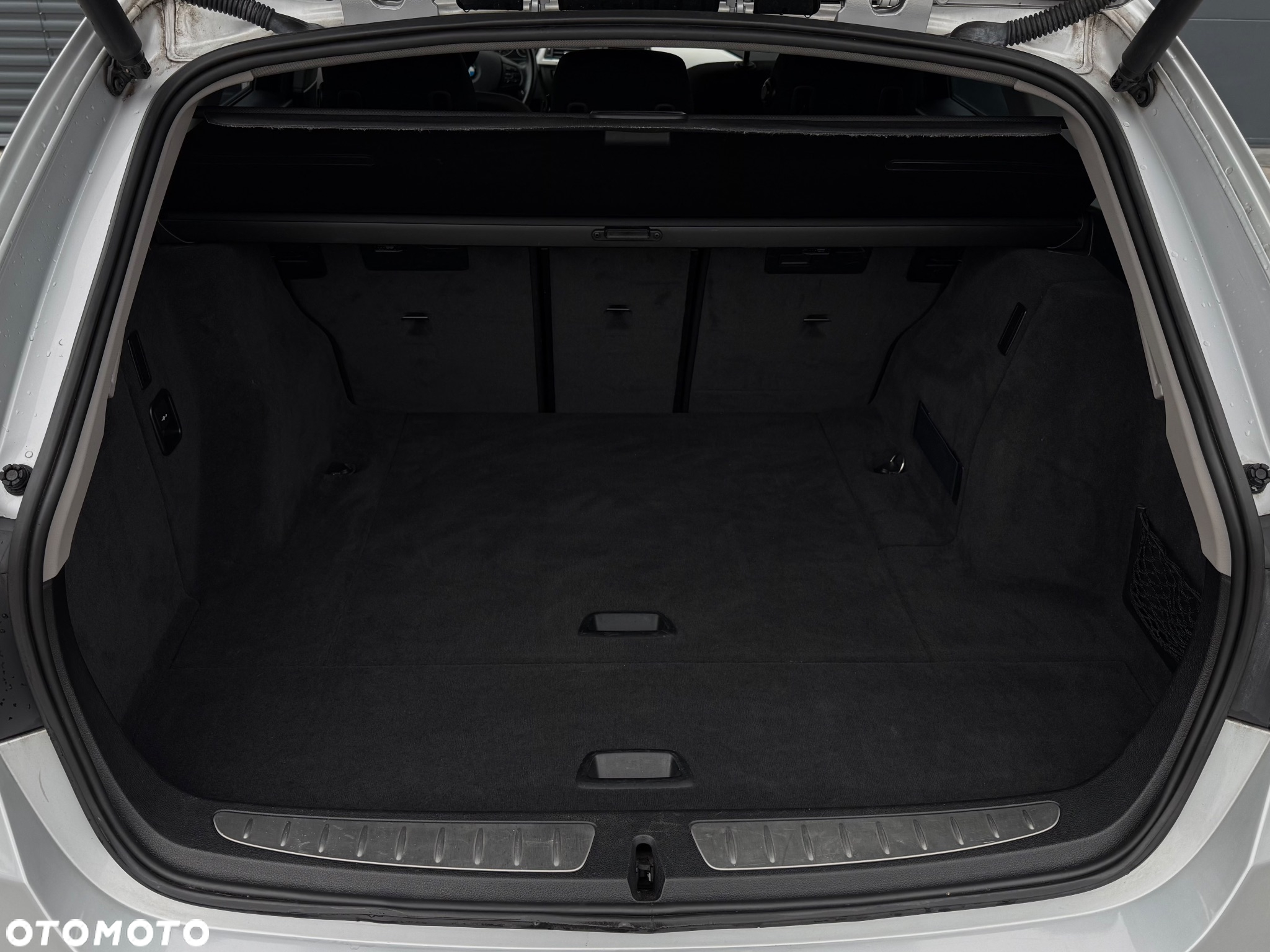 BMW Seria 3 318d Touring - 35