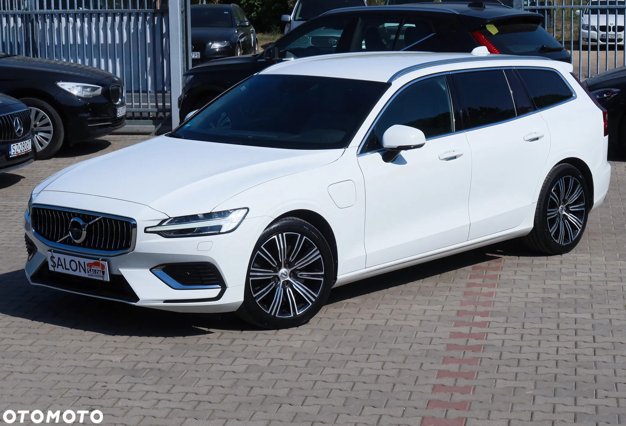 Volvo V60 T6 AWD Plug-In Hybrid Inscription - 4