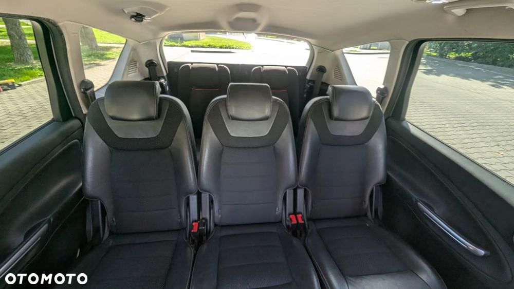 Ford S-Max - 16