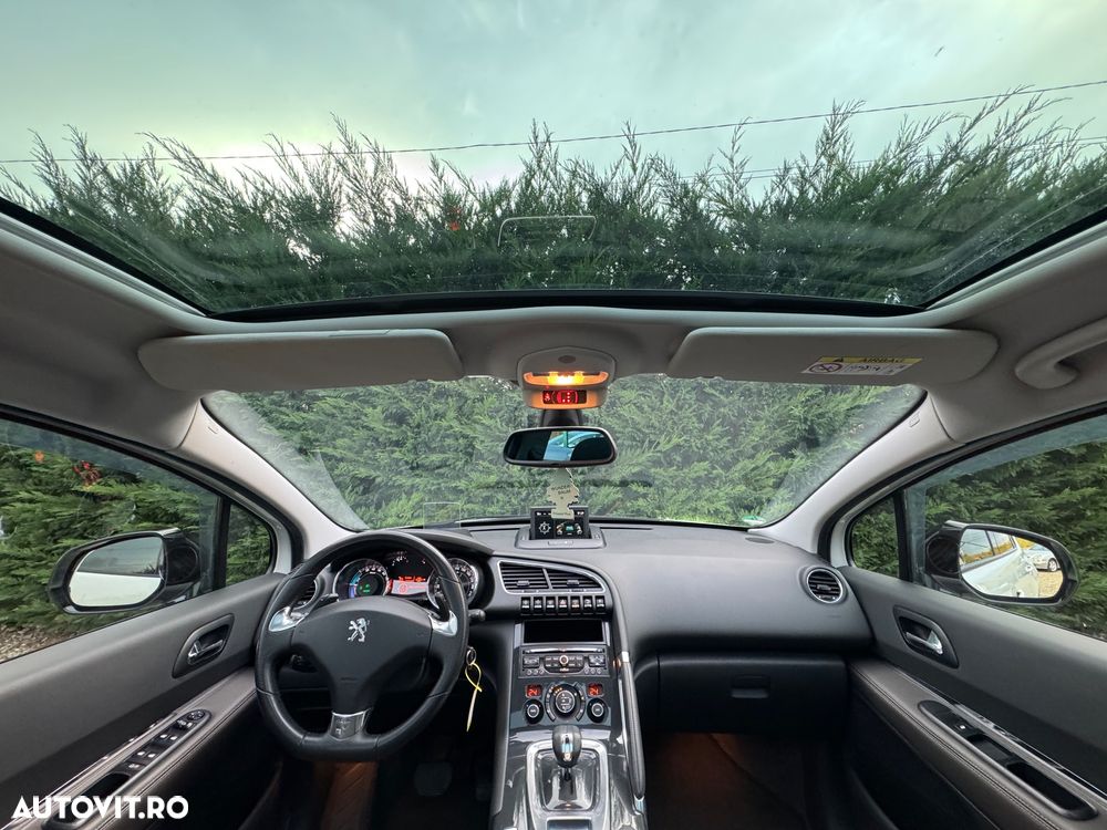 Peugeot 3008 Hybrid4 - 8