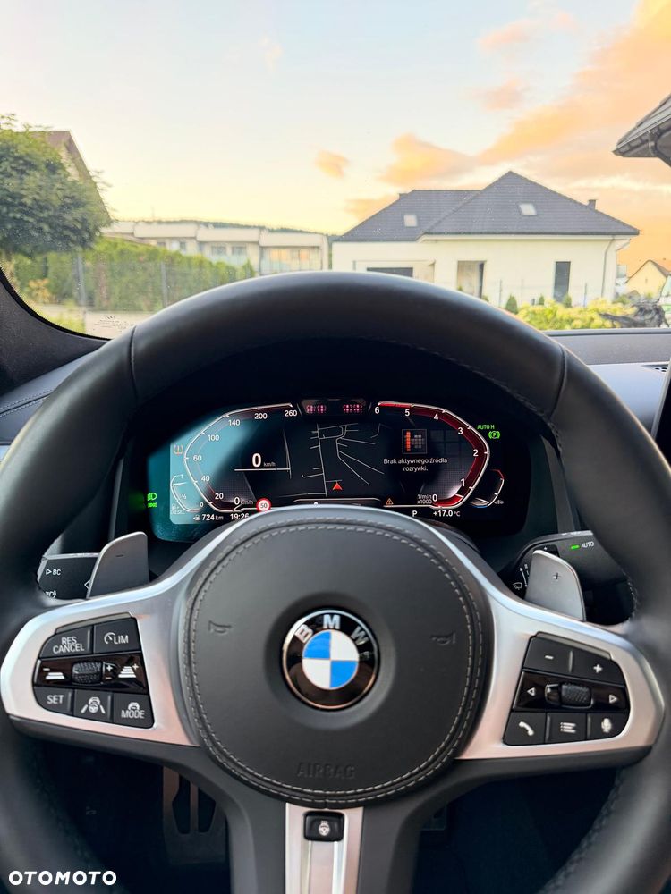 BMW Seria 8 840d xDrive mHEV - 16