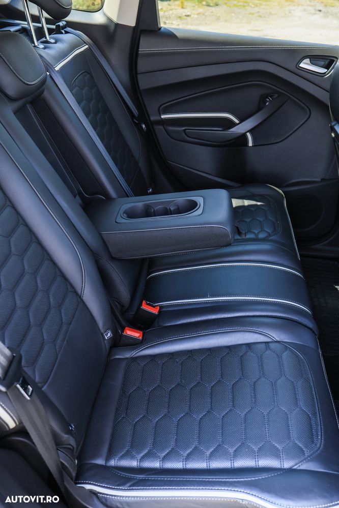 Ford Kuga 2.0 TDCi 4WD Powershift Vignale - 17
