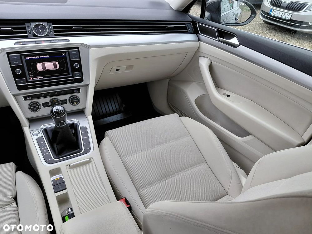 Volkswagen Passat 1.8 TSI BMT Comfortline - 8