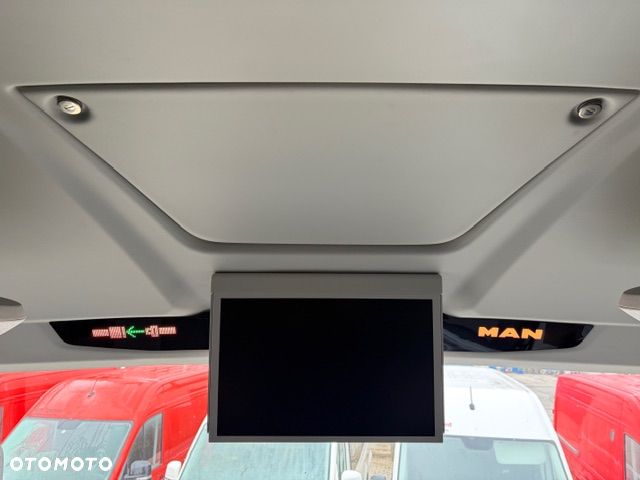 MAN LION`S COACH L R08 - 20