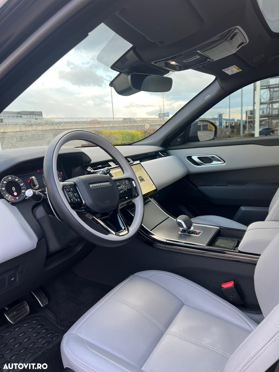 Land Rover Range Rover Velar R-Dynamic 2.0 P250 SE - 13
