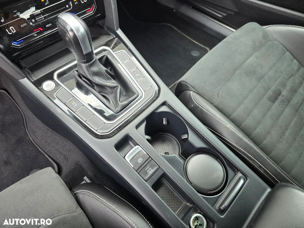 Volkswagen Passat 2.0 TDI DSG Highline - 22