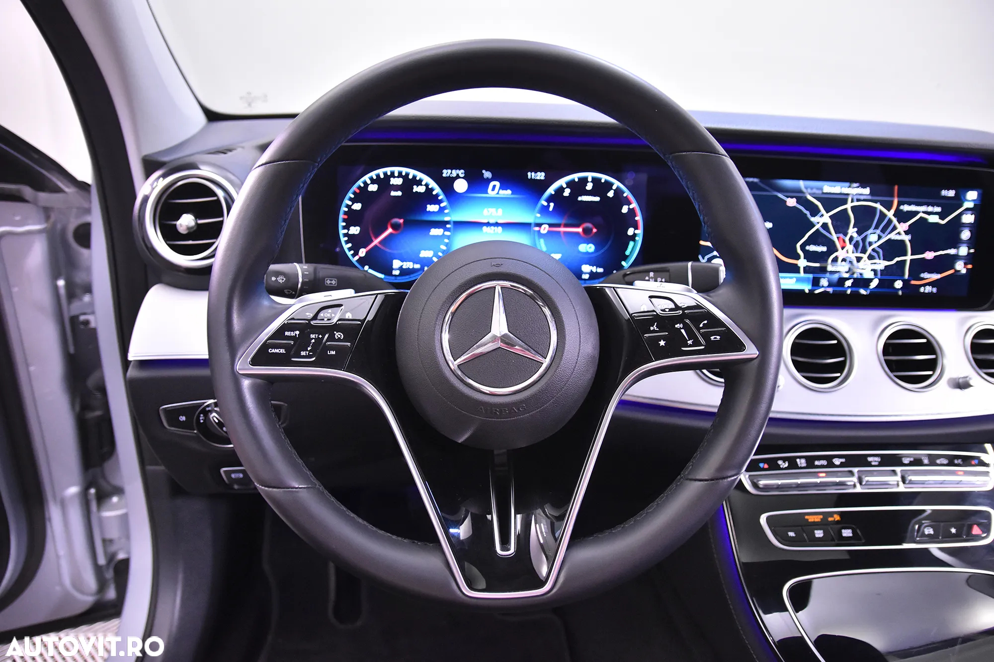 Mercedes-Benz E 300 de Aut. - 16