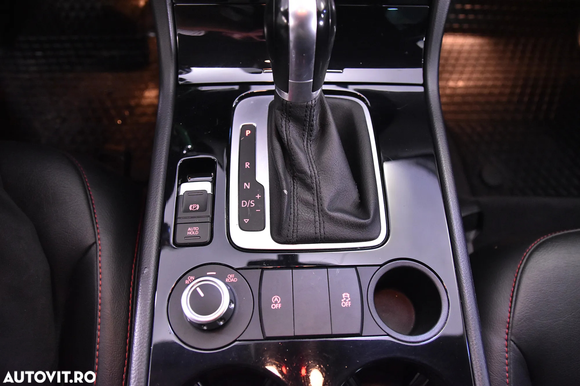 Volkswagen Touareg - 17