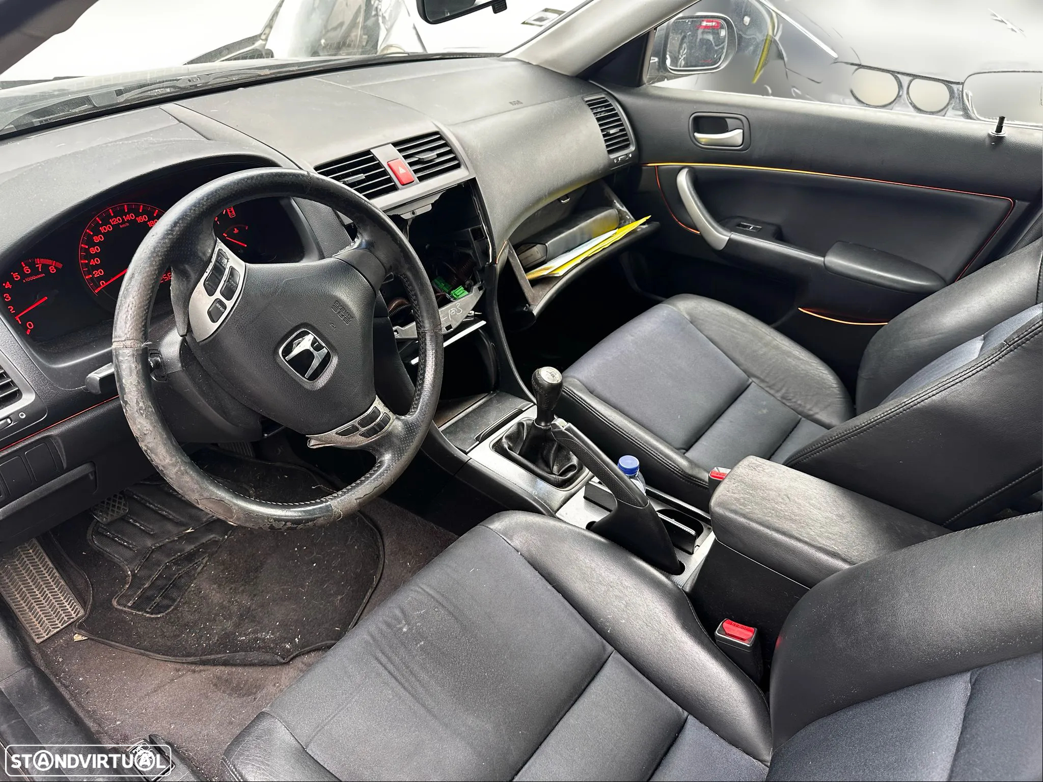 Honda Accord 2.0i de 2003 para peças - 7