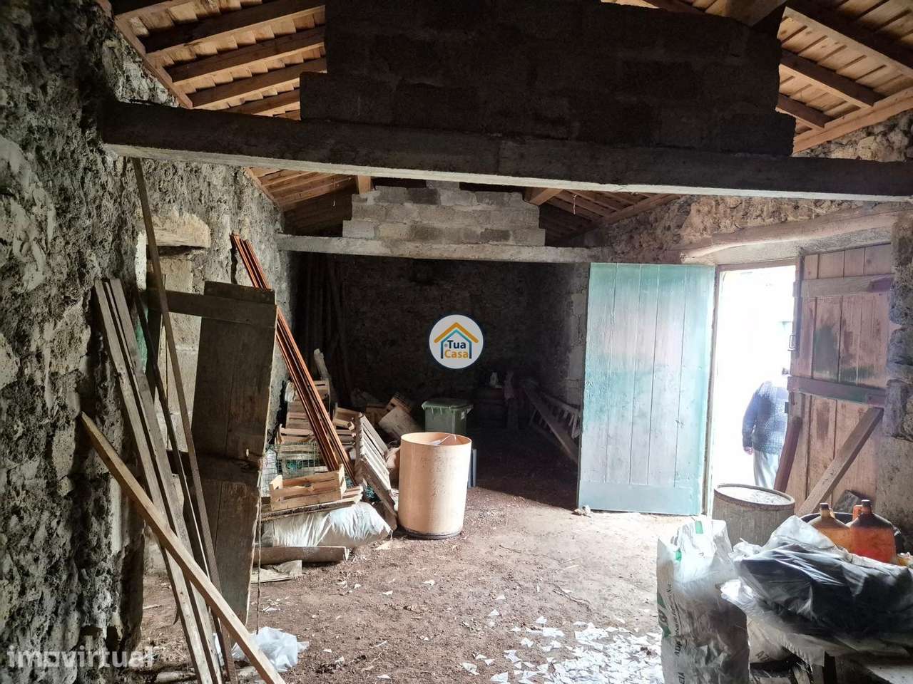 Moradia em Ruína - Grande imagem: 5/9