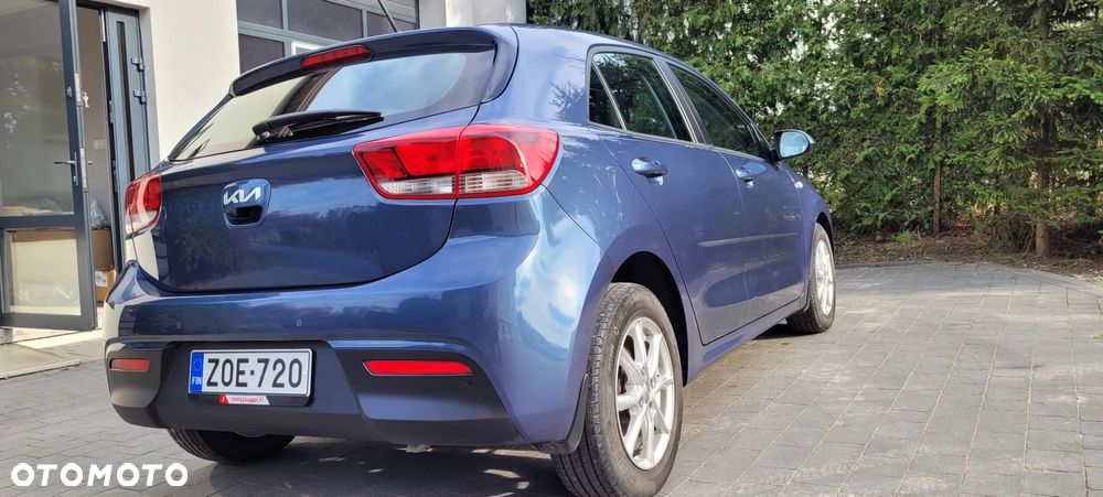 Kia Rio - 8