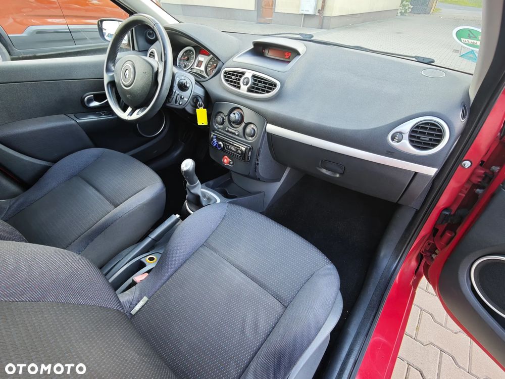 Renault Clio 1.6 16V Expression - 14