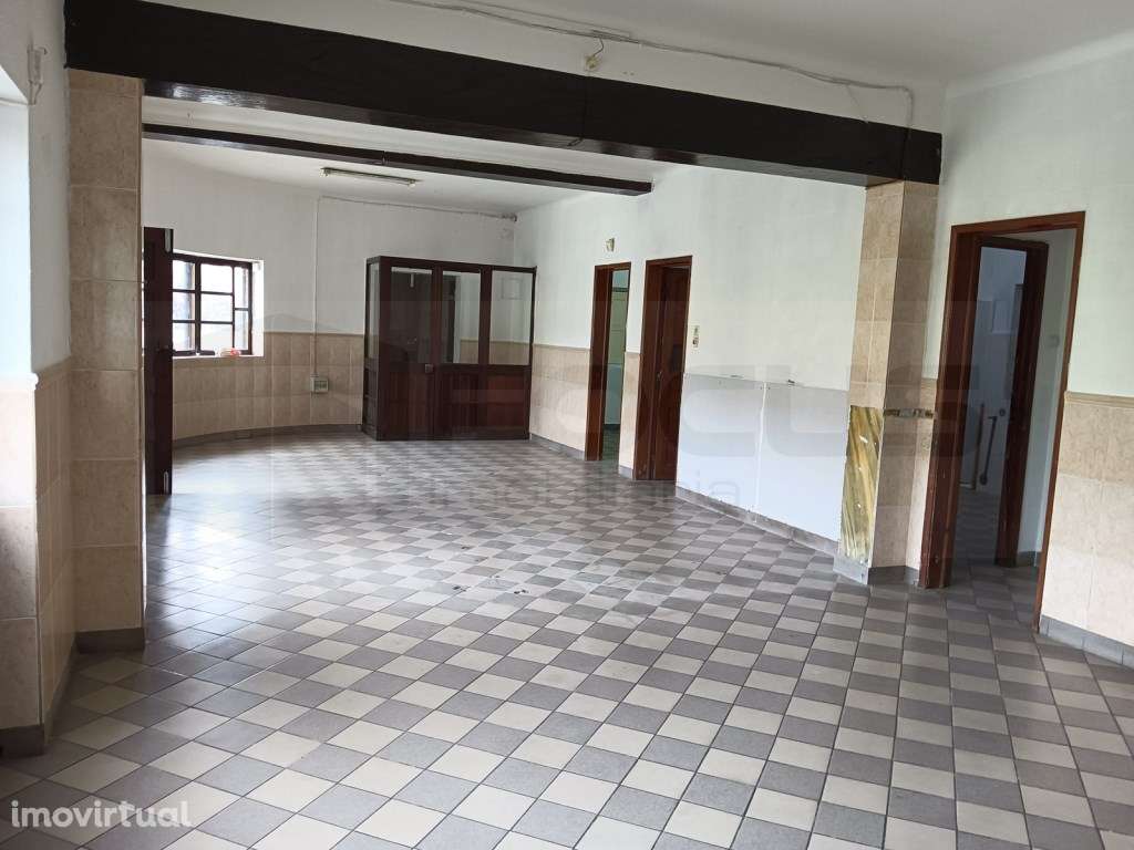 Prédio / moradia com 3 frações- Investimento - Gafanha da Nazaré - Grande imagem: 3/32