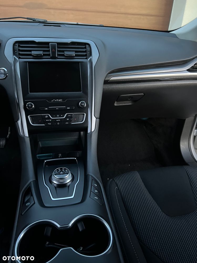 Ford Mondeo 2.0 EcoBlue Titanium - 32