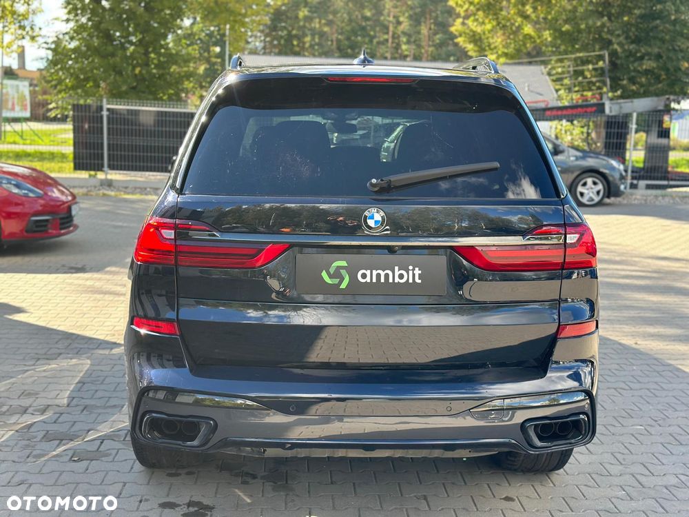 BMW X7 M50i sport - 9