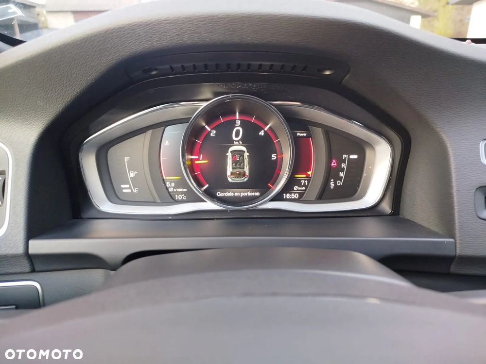 Volvo V60 D4 Geartronic Summum - 18