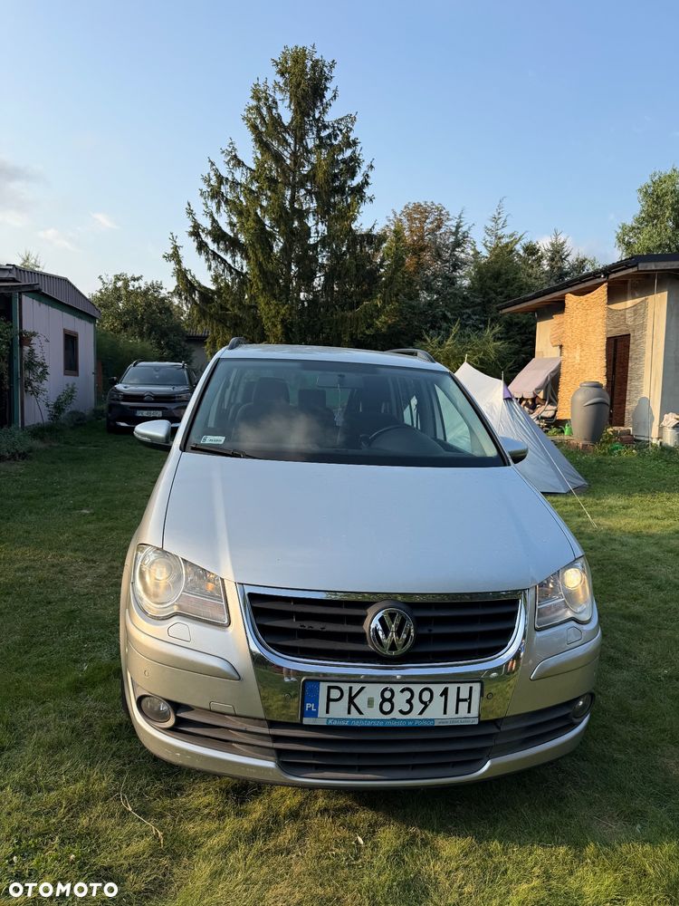 Volkswagen Touran 1.9 TDI DPF Trendline DSG - 11
