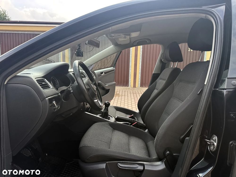 Volkswagen Jetta 1.6 TDI BMT Comfortline - 18
