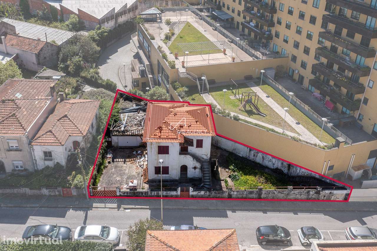 Moradia isolada para reabilitação em Gaia junto ao Corte Inglês - Grande imagem: 2/12