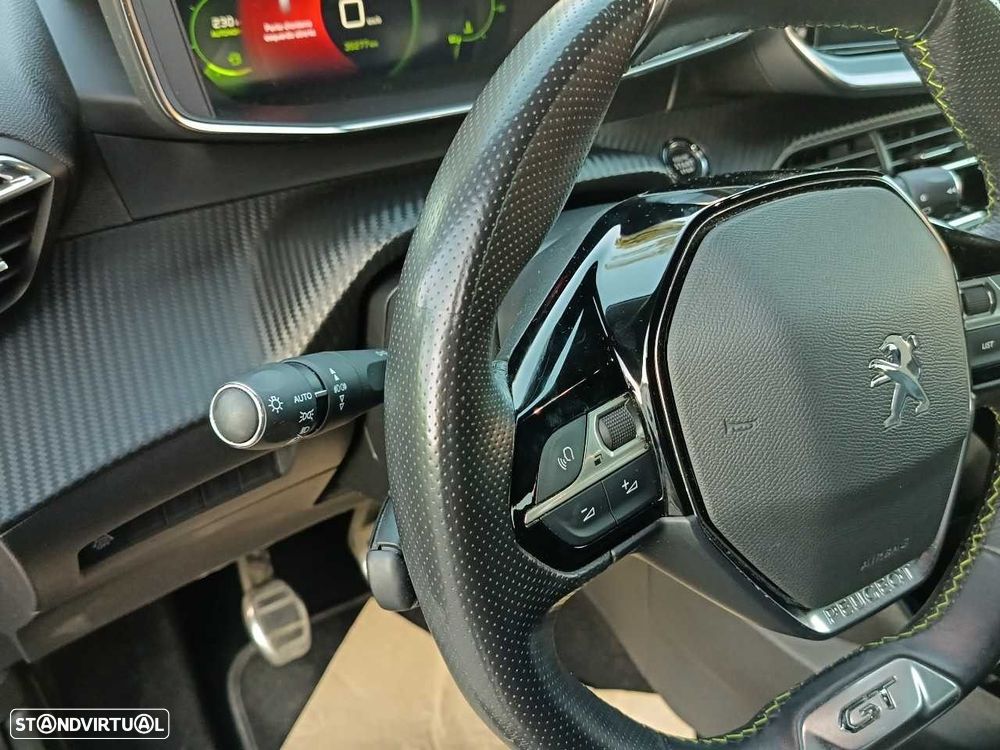 Peugeot 2008 1.2 PureTech GT Line - 11
