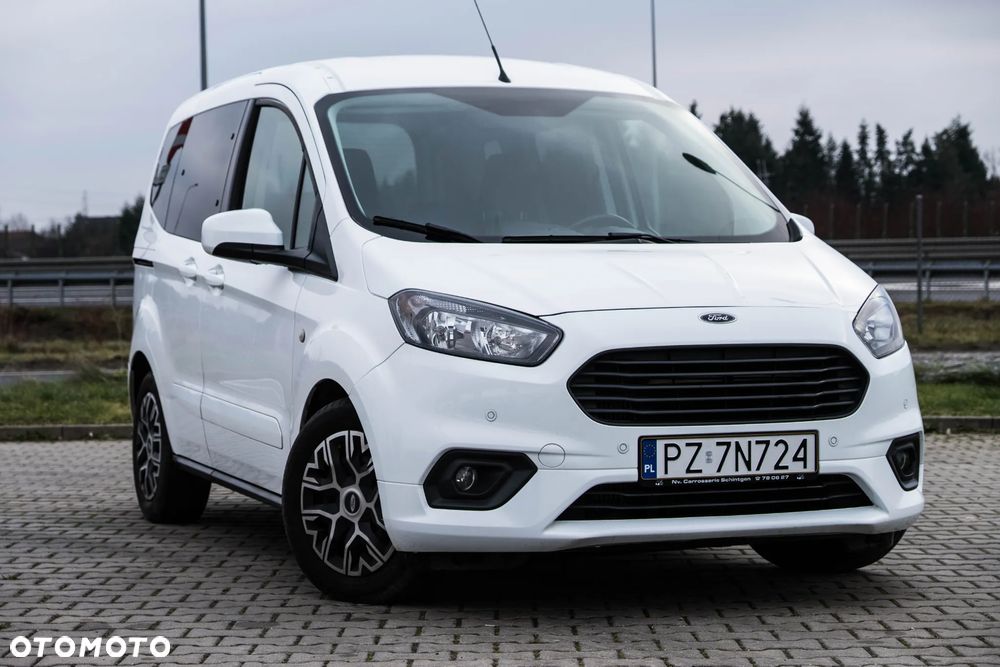 Ford Tourneo Courier 1.5 TDCi S&S Titanium - 17