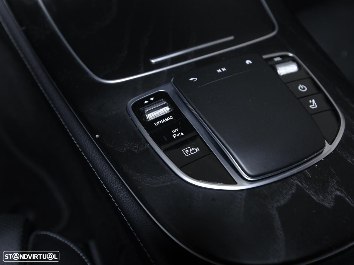 Mercedes-Benz E 300 de AMG Line - 28