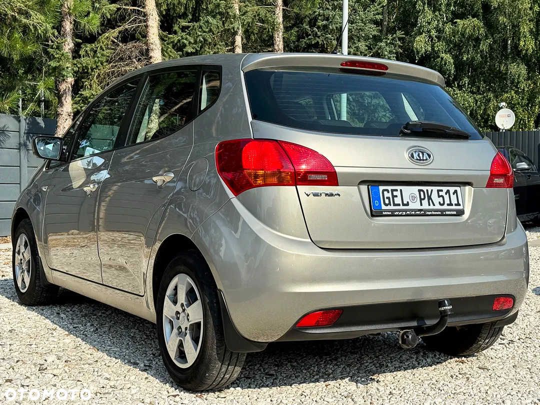 Kia Venga 1.4 CVVT Business Line - 11