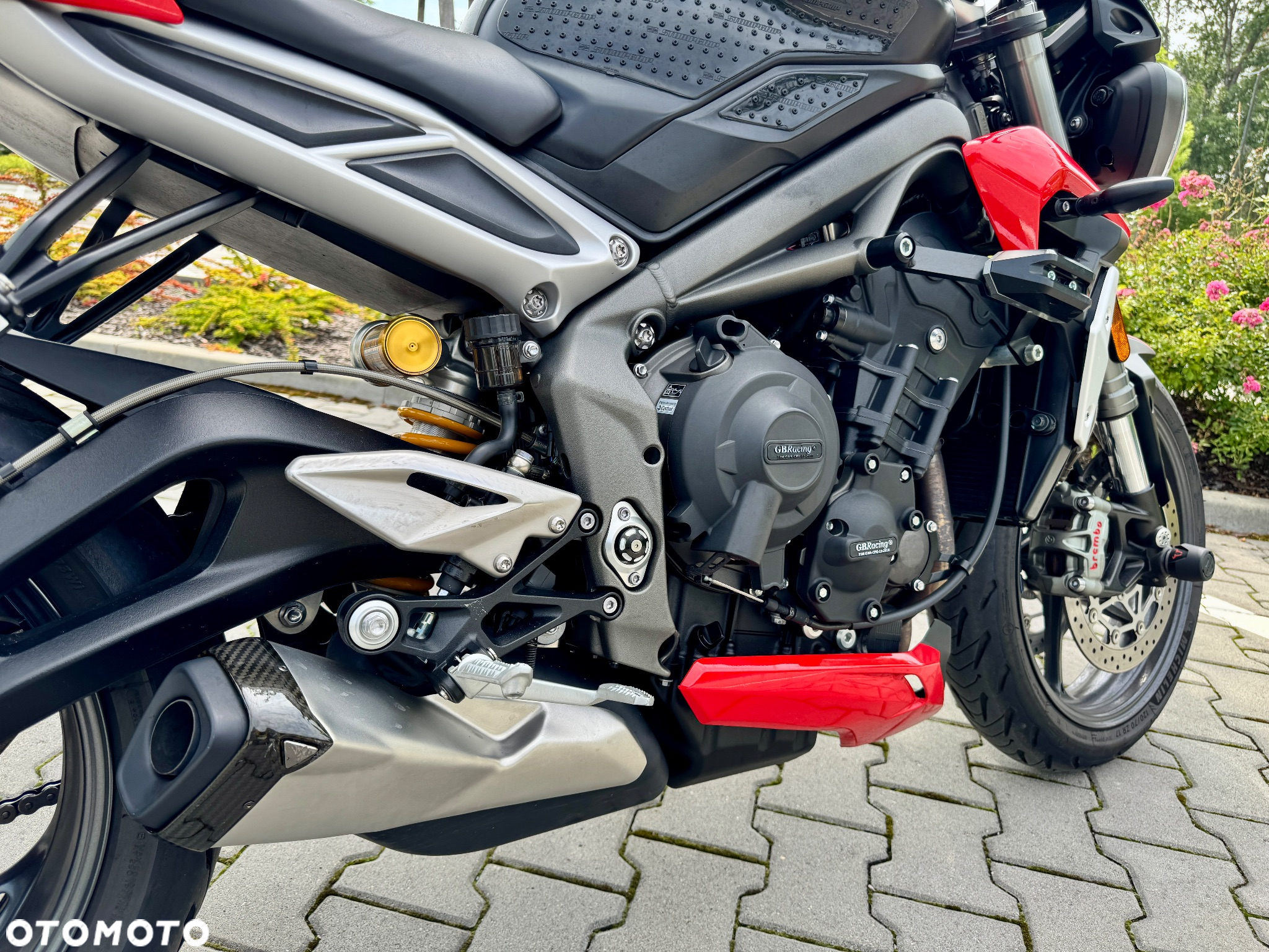 Triumph Street Triple - 8