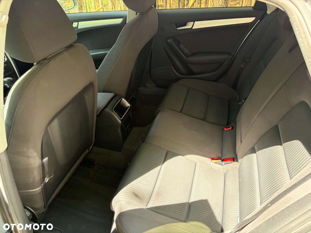 Audi A4 Limousine - 12
