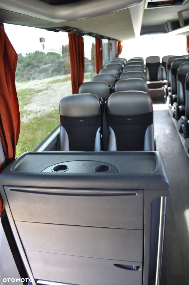 MAN R08 - 13