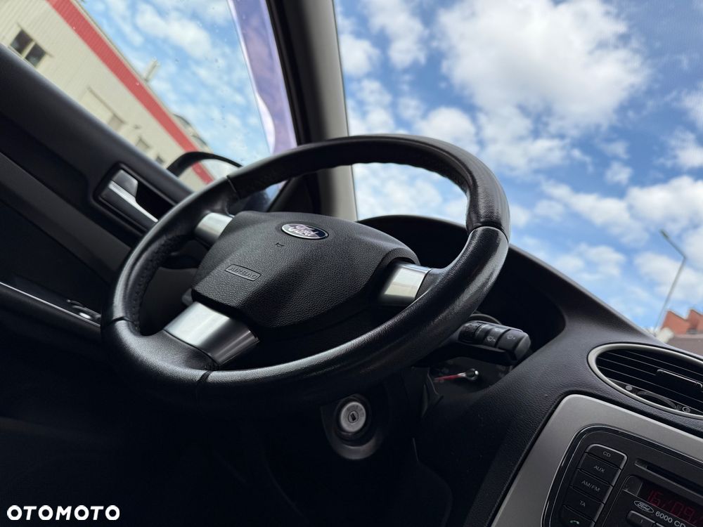 Ford Focus 1.6 Trend - 40