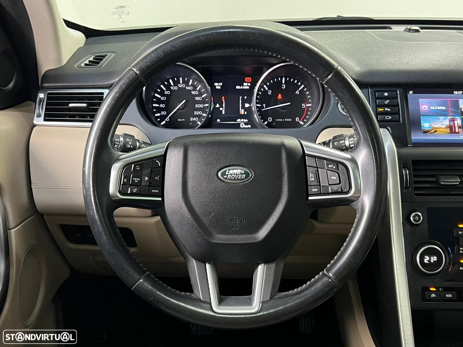 Land Rover Discovery Sport - 10