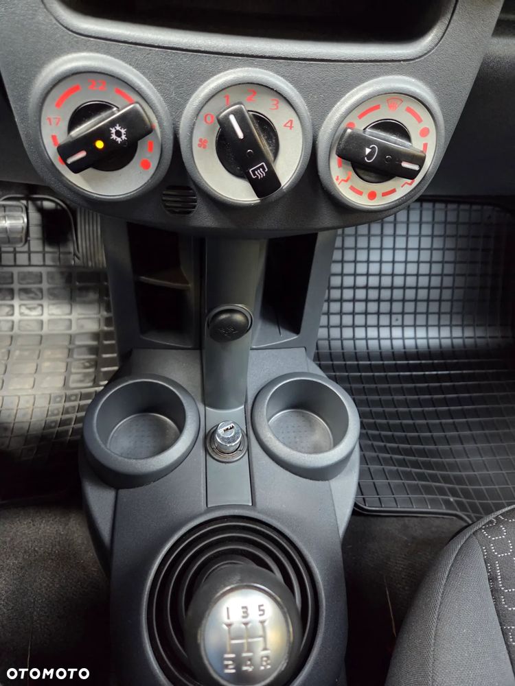 Mitsubishi Colt 1.3 Invite - 14