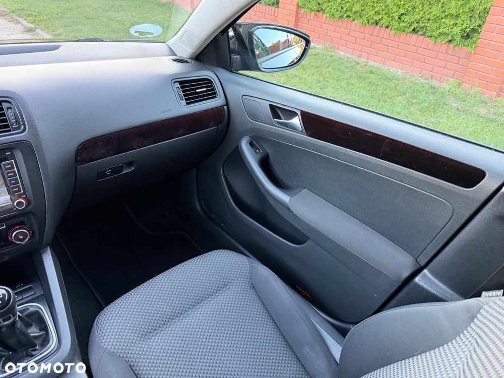 Volkswagen Jetta 1.6 TDI BMT Comfortline - 23