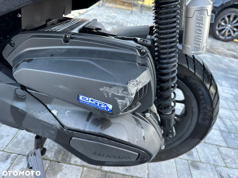 Honda ADV350 - 13