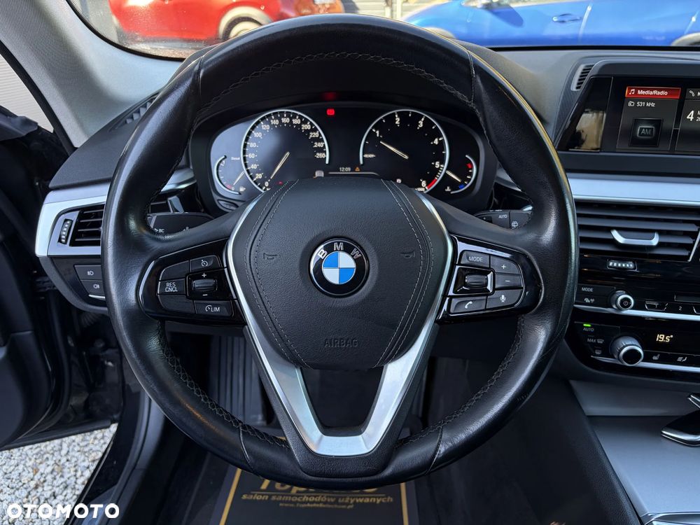 BMW Seria 5 520d - 23
