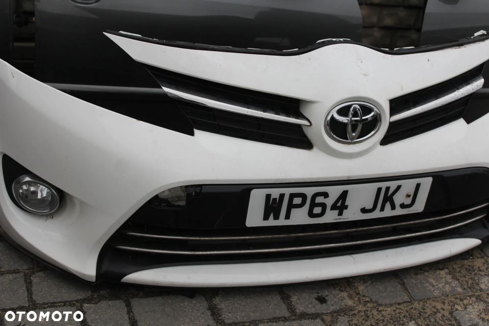 zderzak przód grill toyota verso r2 kolor 040 2014r kompletny - 3