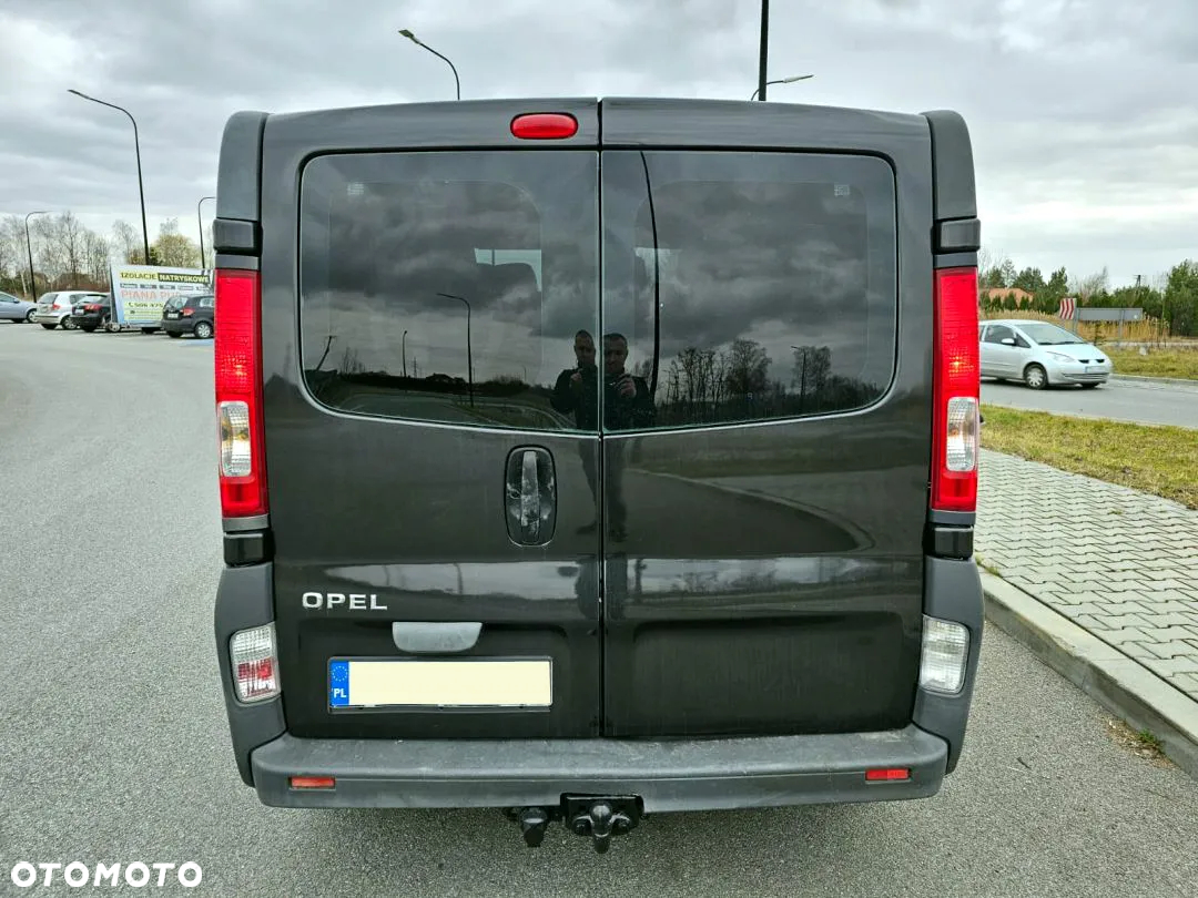 Opel Vivaro - 8