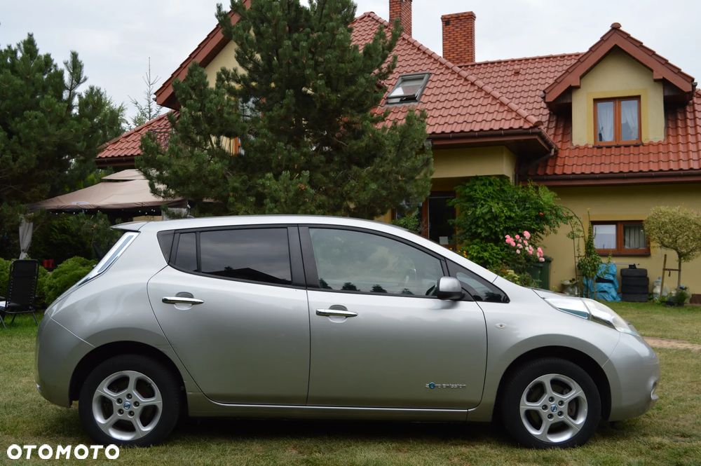 Nissan Leaf 24 kWh (mit Batterie) Visia + - 9