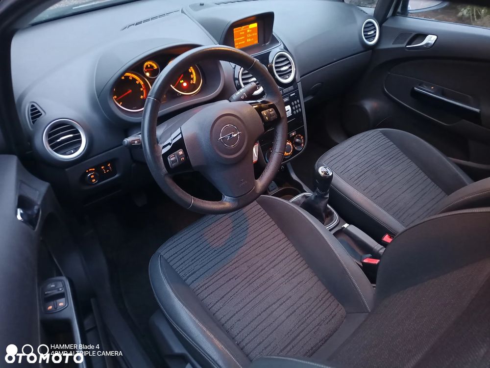 Opel Corsa 1.2 16V Cosmo - 14