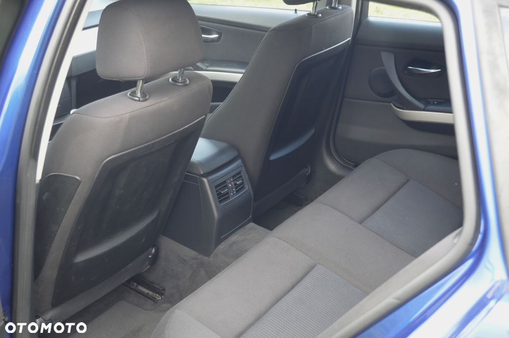 BMW Seria 3 320d DPF Touring - 19