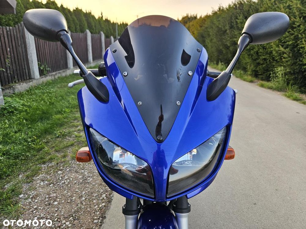 Yamaha FZS - 16