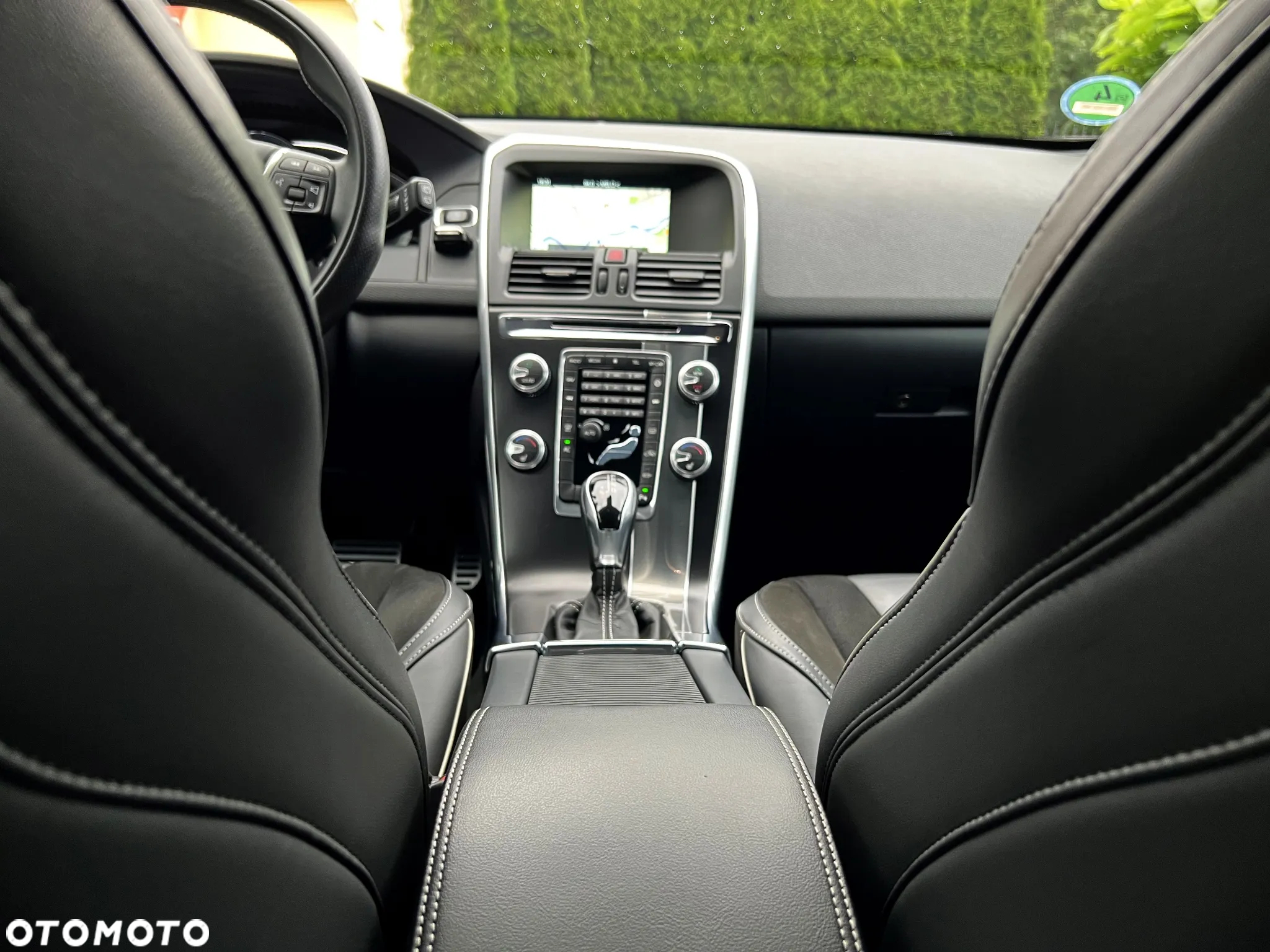 Volvo XC 60 D4 R-Design - 28
