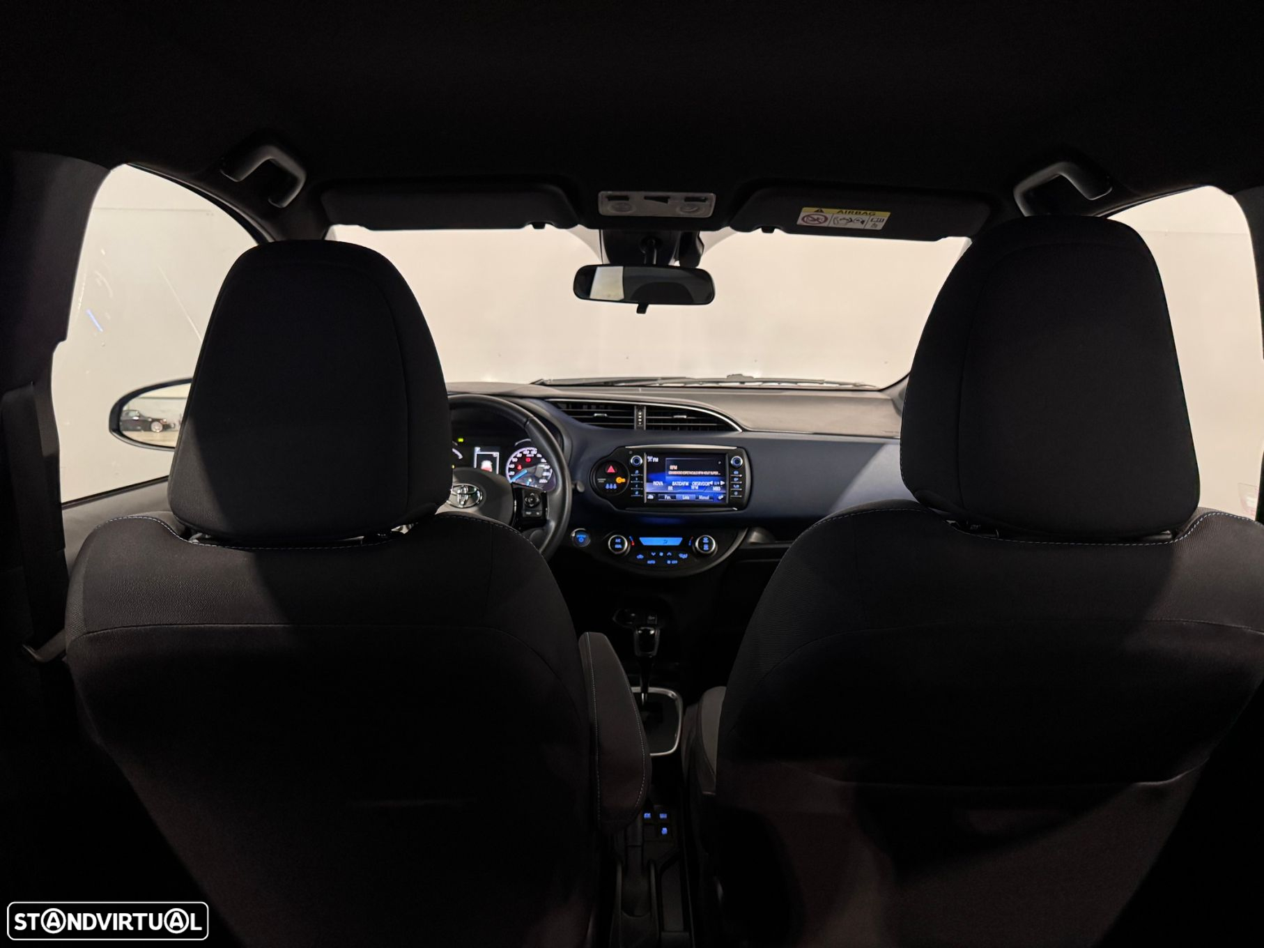 Toyota Yaris 1.5 HSD Exclusive+P.Luxury - 41