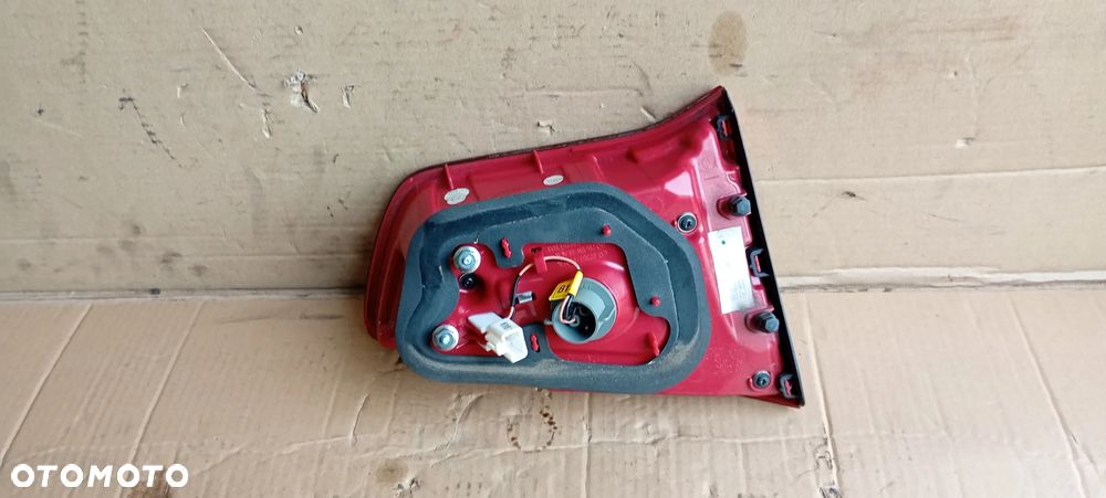 Lampa prawy tył tylna prawa w klapę Kia Sportage III 3 Lift - 8
